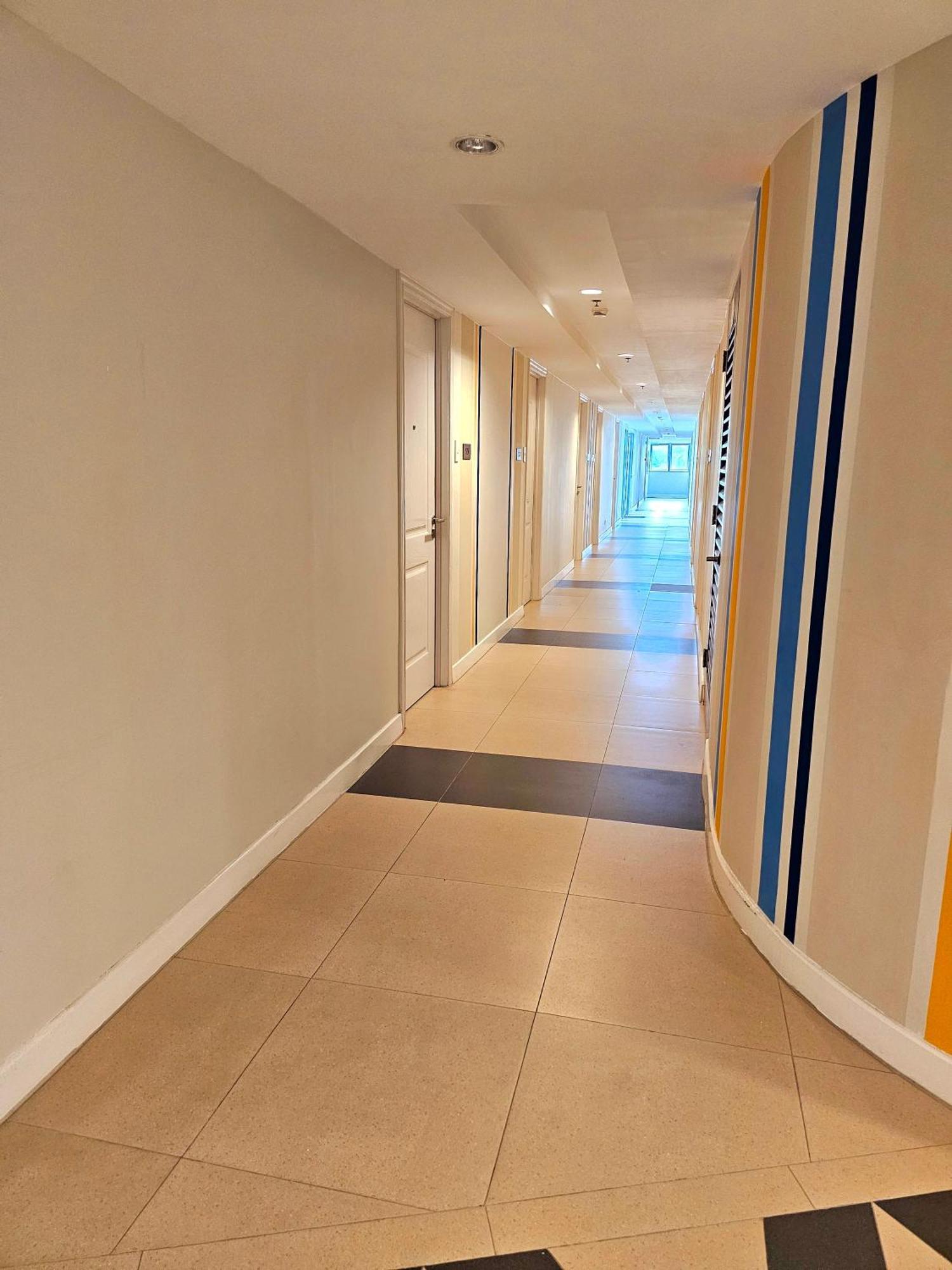 Acellyne'S Suites At The Residences At Commonwealth By Century Quezon City Bagian luar foto