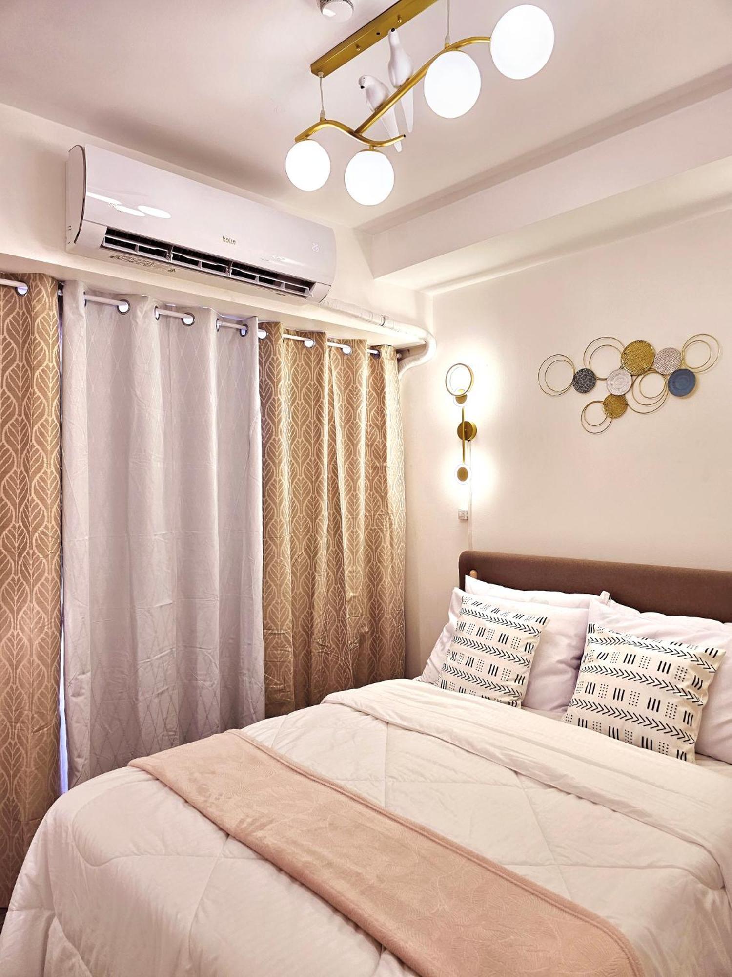 Acellyne'S Suites At The Residences At Commonwealth By Century Quezon City Bagian luar foto