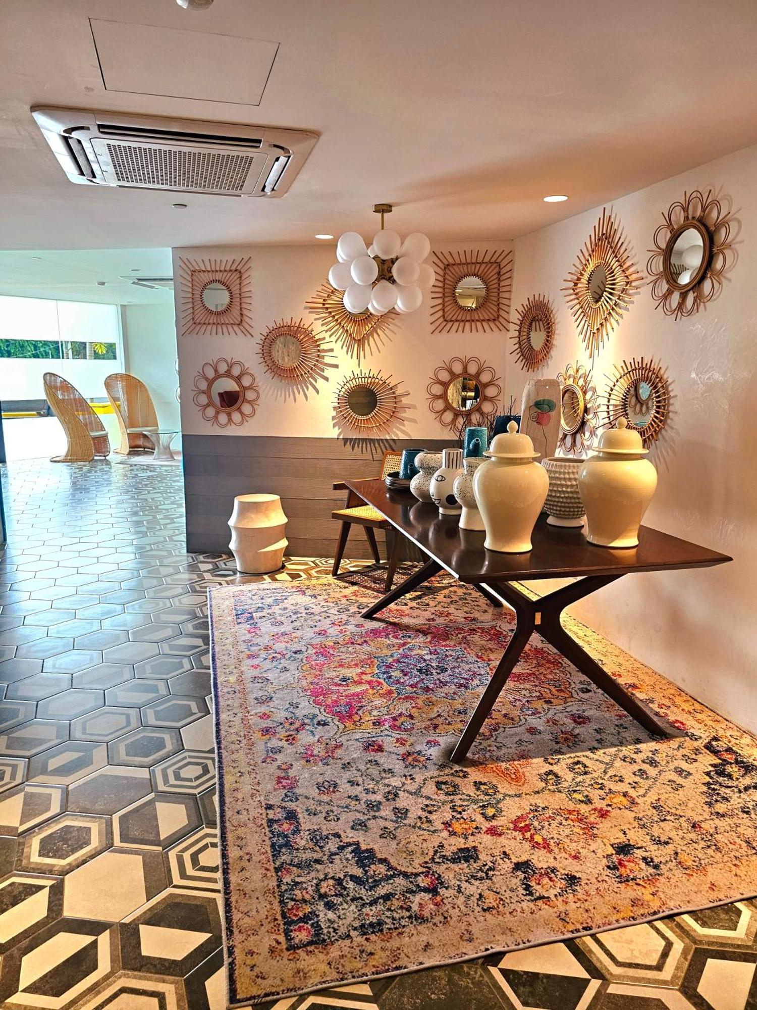 Acellyne'S Suites At The Residences At Commonwealth By Century Quezon City Bagian luar foto