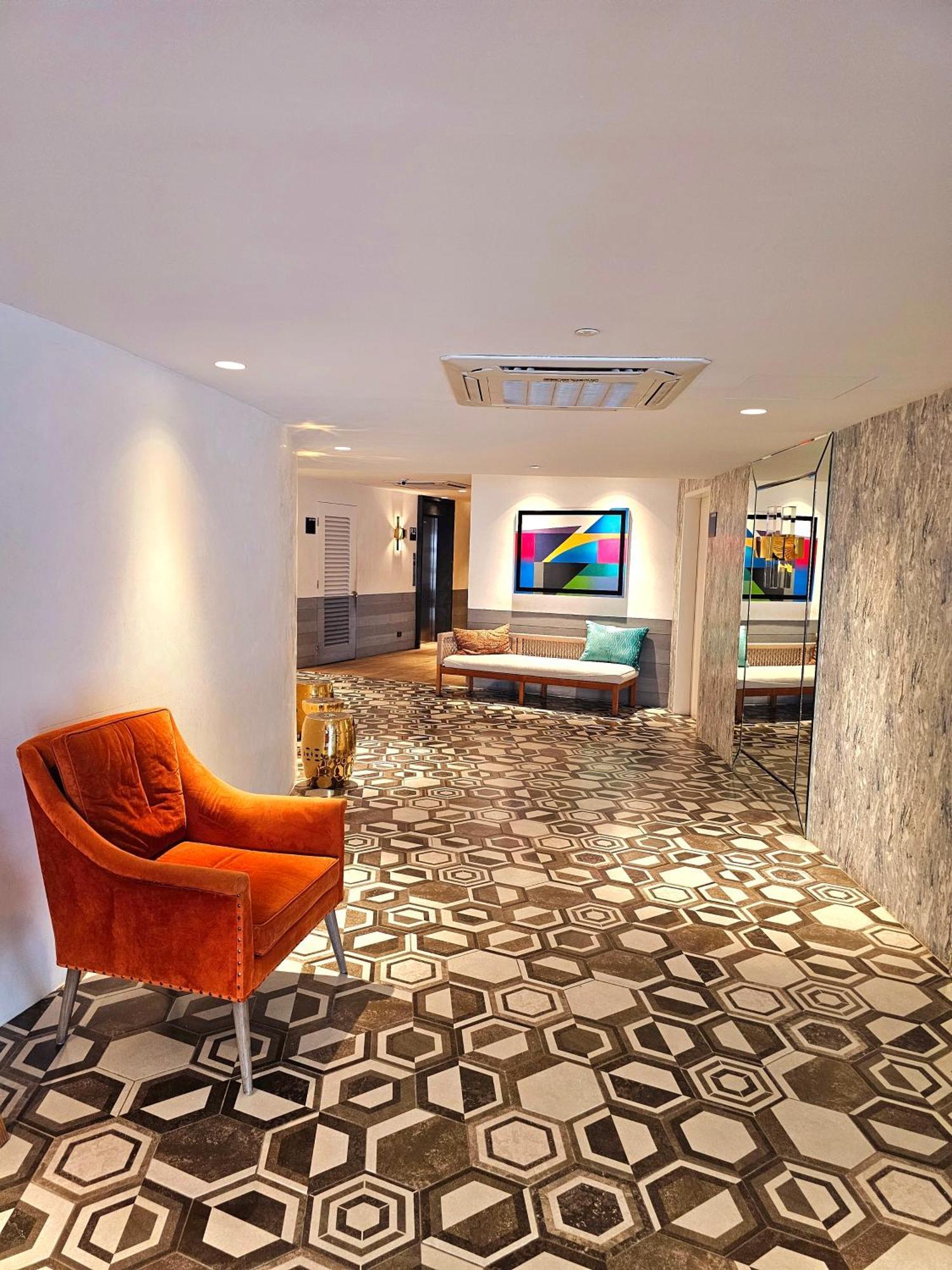 Acellyne'S Suites At The Residences At Commonwealth By Century Quezon City Bagian luar foto