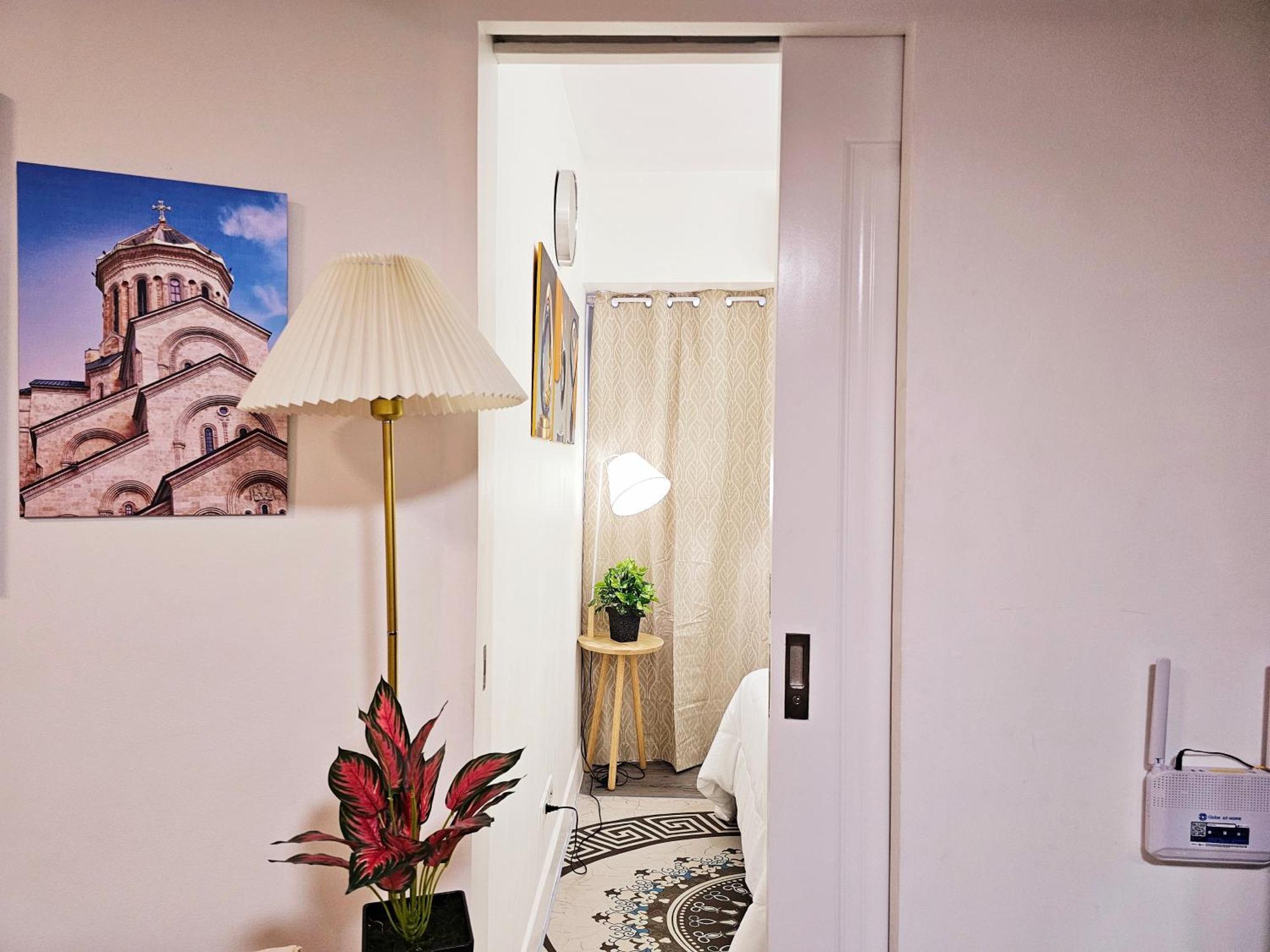 Acellyne'S Suites At The Residences At Commonwealth By Century Quezon City Bagian luar foto