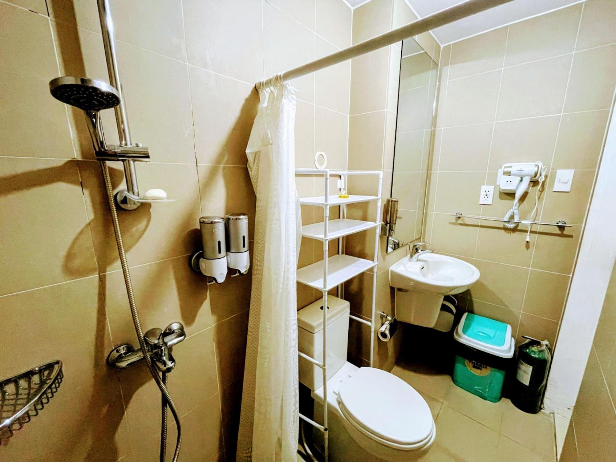 Acellyne'S Suites At The Residences At Commonwealth By Century Quezon City Ruang foto