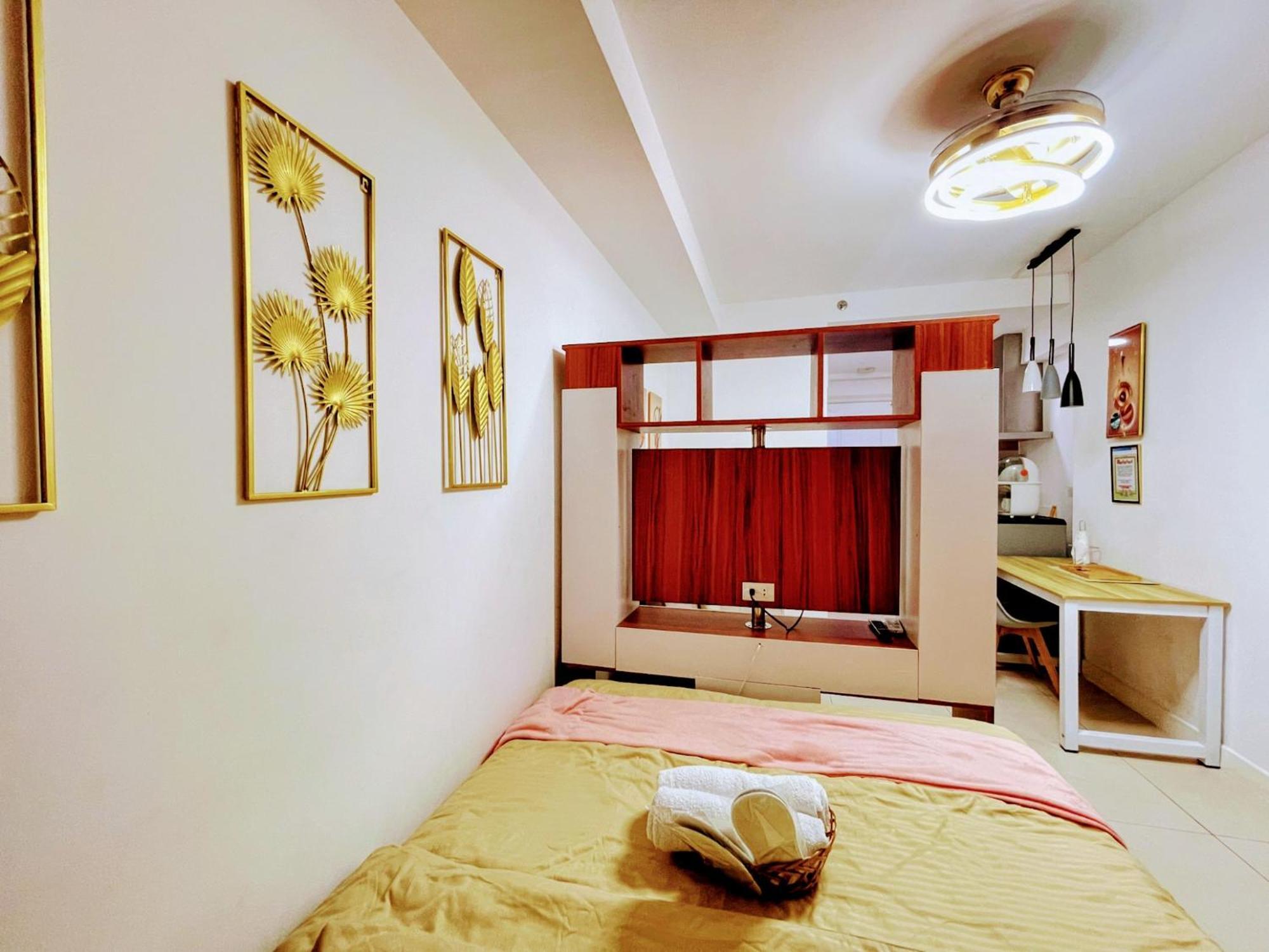 Acellyne'S Suites At The Residences At Commonwealth By Century Quezon City Ruang foto