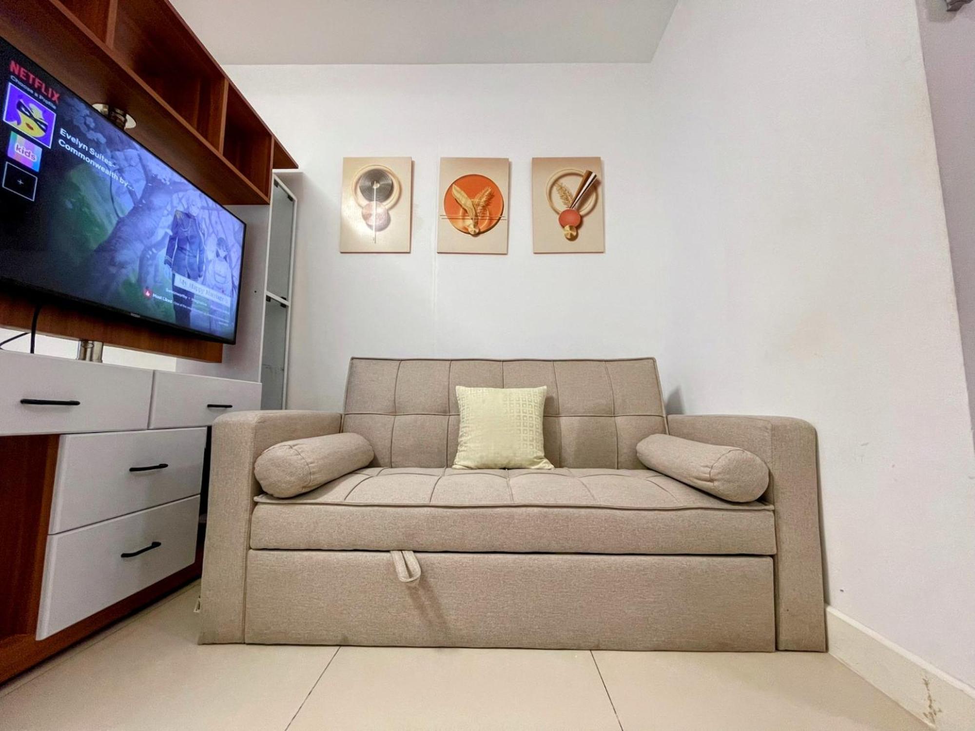 Acellyne'S Suites At The Residences At Commonwealth By Century Quezon City Ruang foto